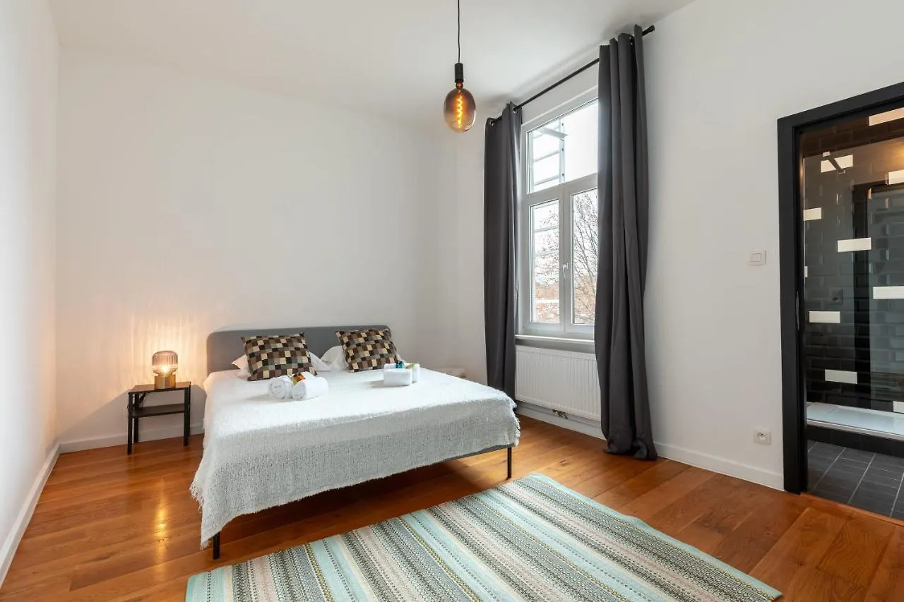 Super Cozy 2 Bedroom Apt Near Antwerp Station Lejlighed