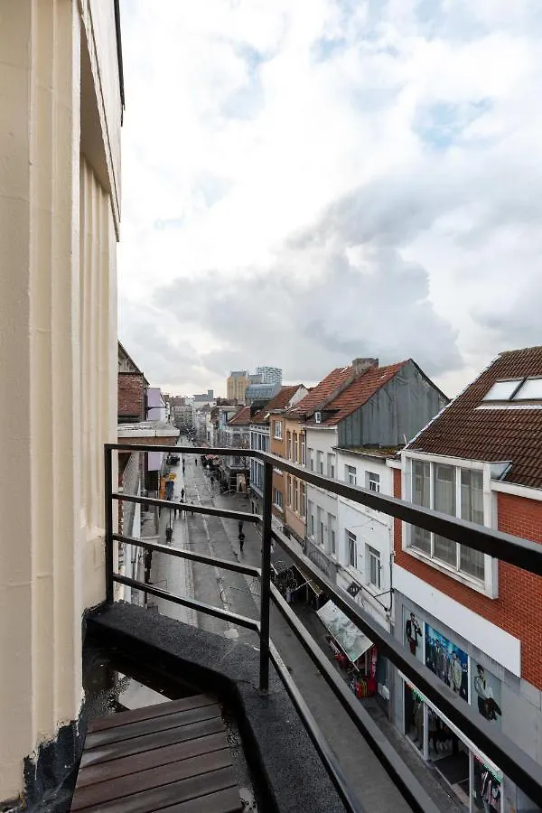 Super Cozy 2 Bedroom Apt Near Antwerp Station Apartmán